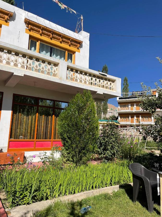 Hinjuma Guest House Leh Ngoại thất bức ảnh